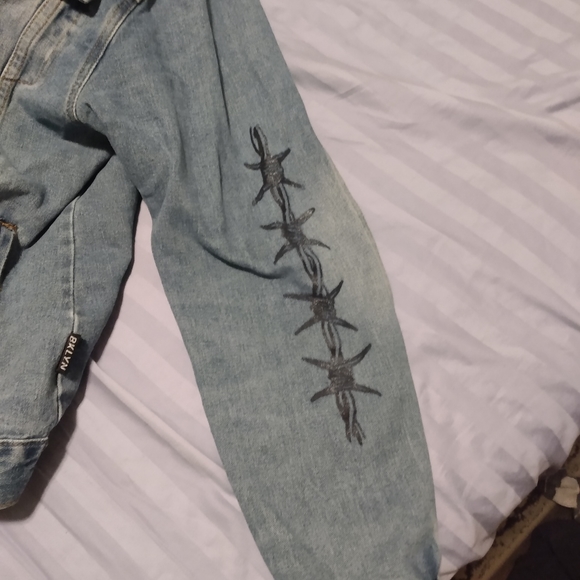 Jean jacket - Picture 5 of 7